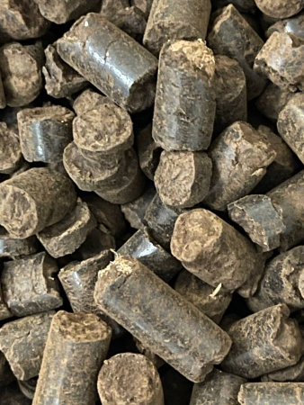 Czarny pellet z ligniny