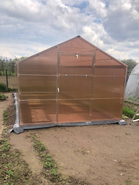 zdjęcie Szklarnia GRACJA z poliwęglanu Zbiory+ 6mm profil 30x20mm ze sklepu maleszklarnie.pl