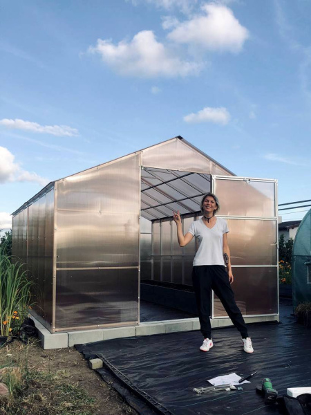 zdjęcie Szklarnia GRACJA z poliwęglanu Zbiory+ 6mm profil 30x20mm ze sklepu maleszklarnie.pl